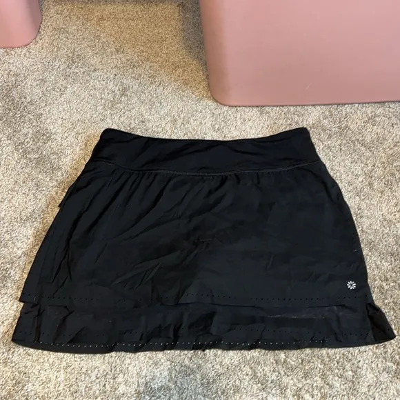 ATHLETA Laser Run Skort Black Size Medium