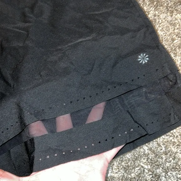 ATHLETA Laser Run Skort Black Size Medium