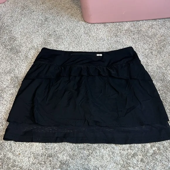 ATHLETA Laser Run Skort Black Size Medium