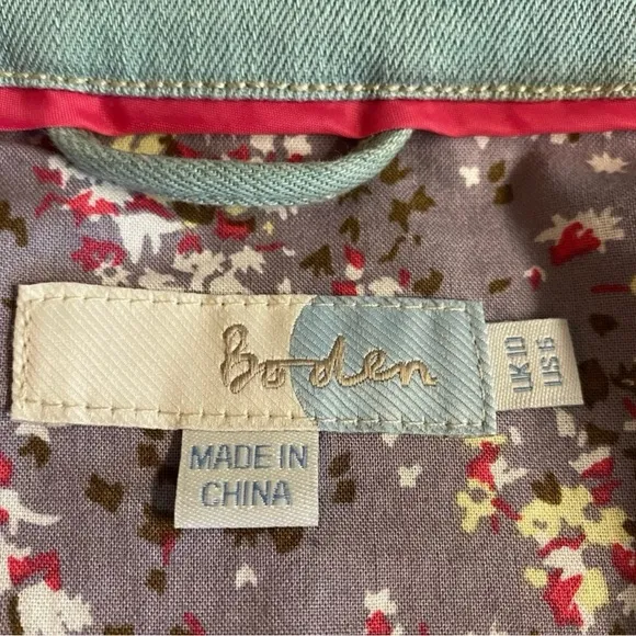 Boden-Stretch sage green denim jacket Has 4 pockets and floral interior.Size 6