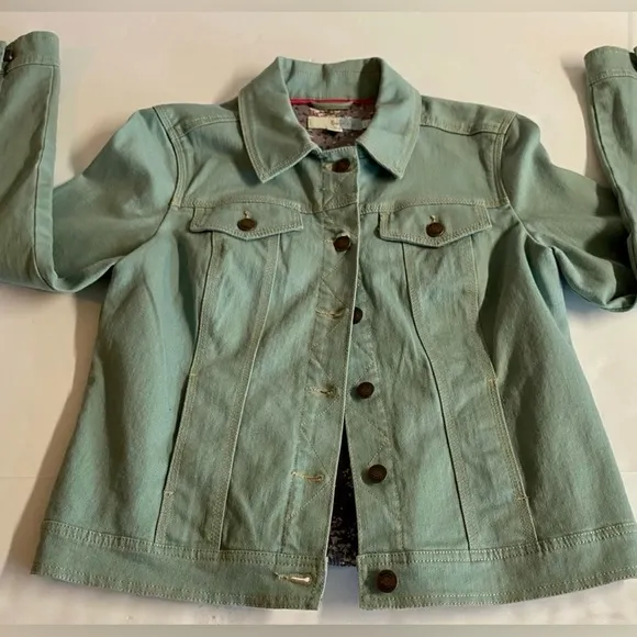 Boden-Stretch sage green denim jacket Has 4 pockets and floral interior.Size 6