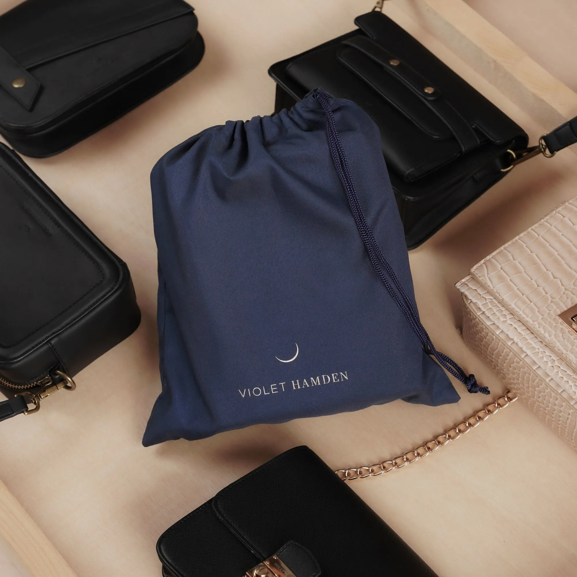 Essential Bag black shoulder bag