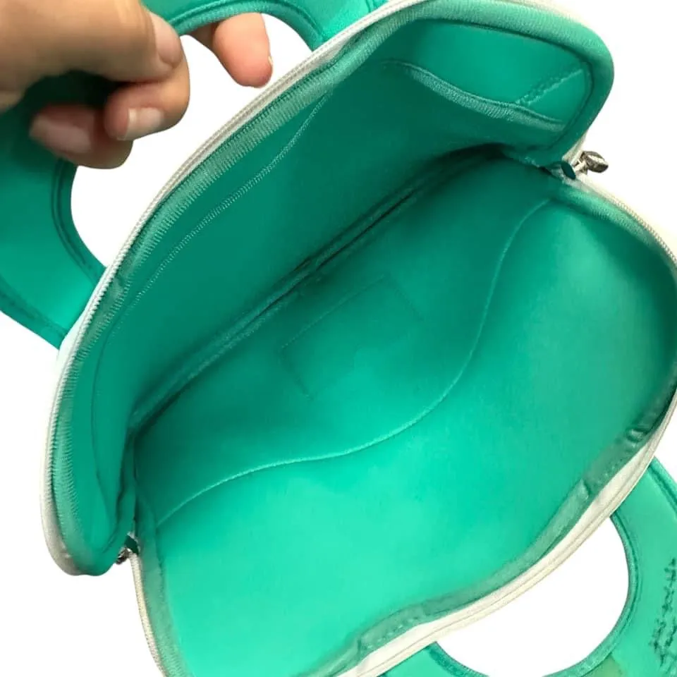 LAPTOP GREEN CASE 15  $9.99