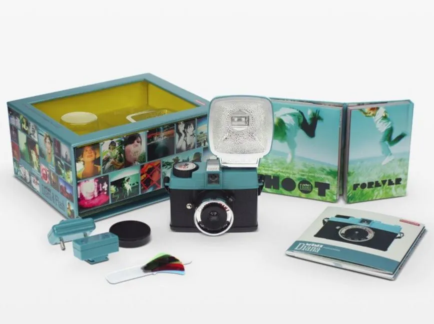 Lomography Diana Mini - 35mm Film Camera and Flash