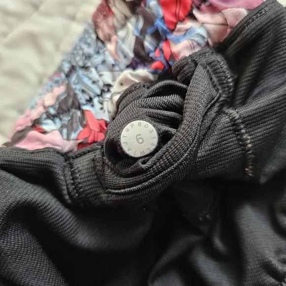 Lululemon Hotty Hot‎ Lined Short Size 6