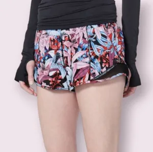 Lululemon Hotty Hot‎ Lined Short Size 6