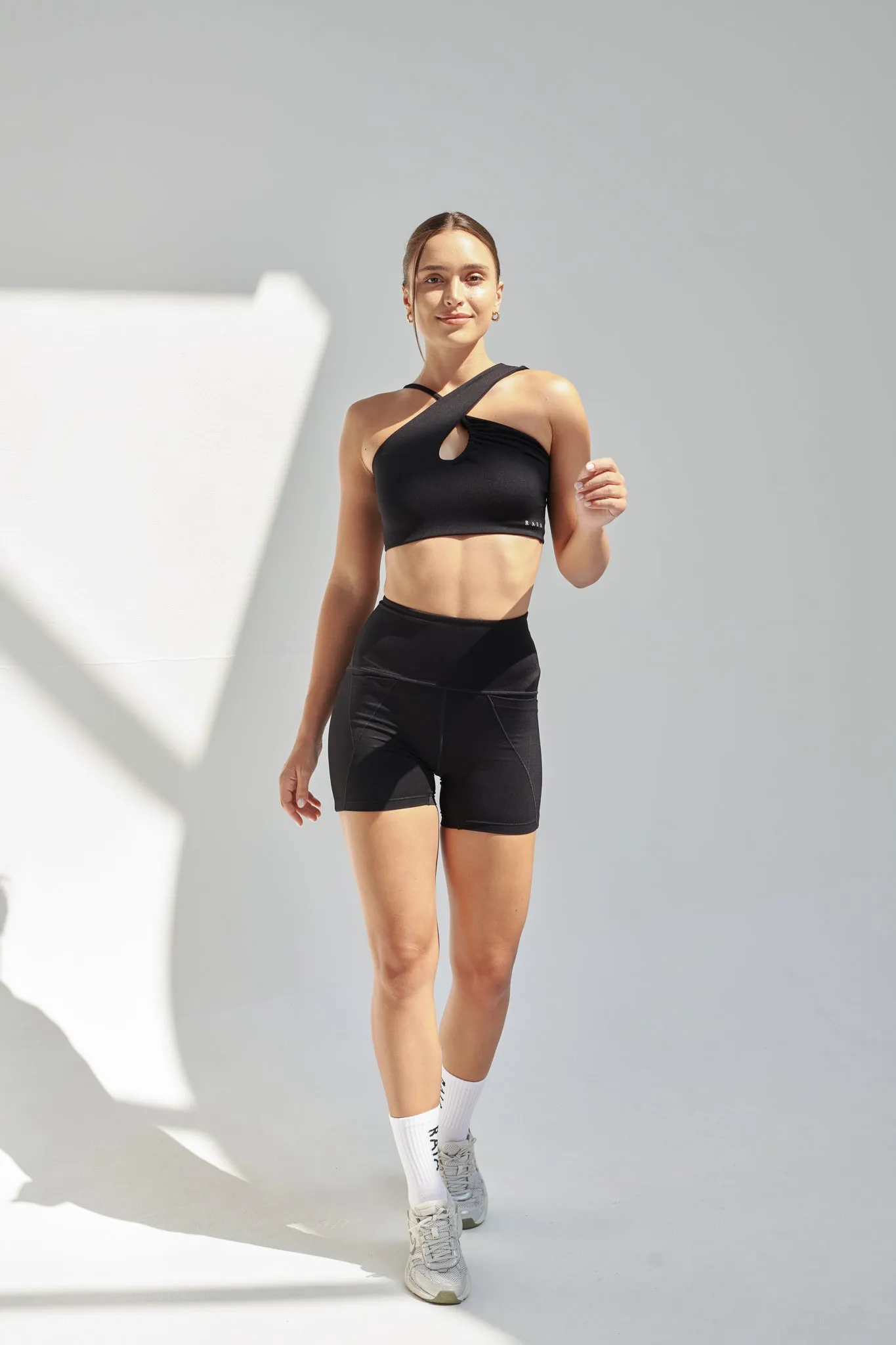 NEW AirRise Convertible Cross Over Keyhole sports bra - Black