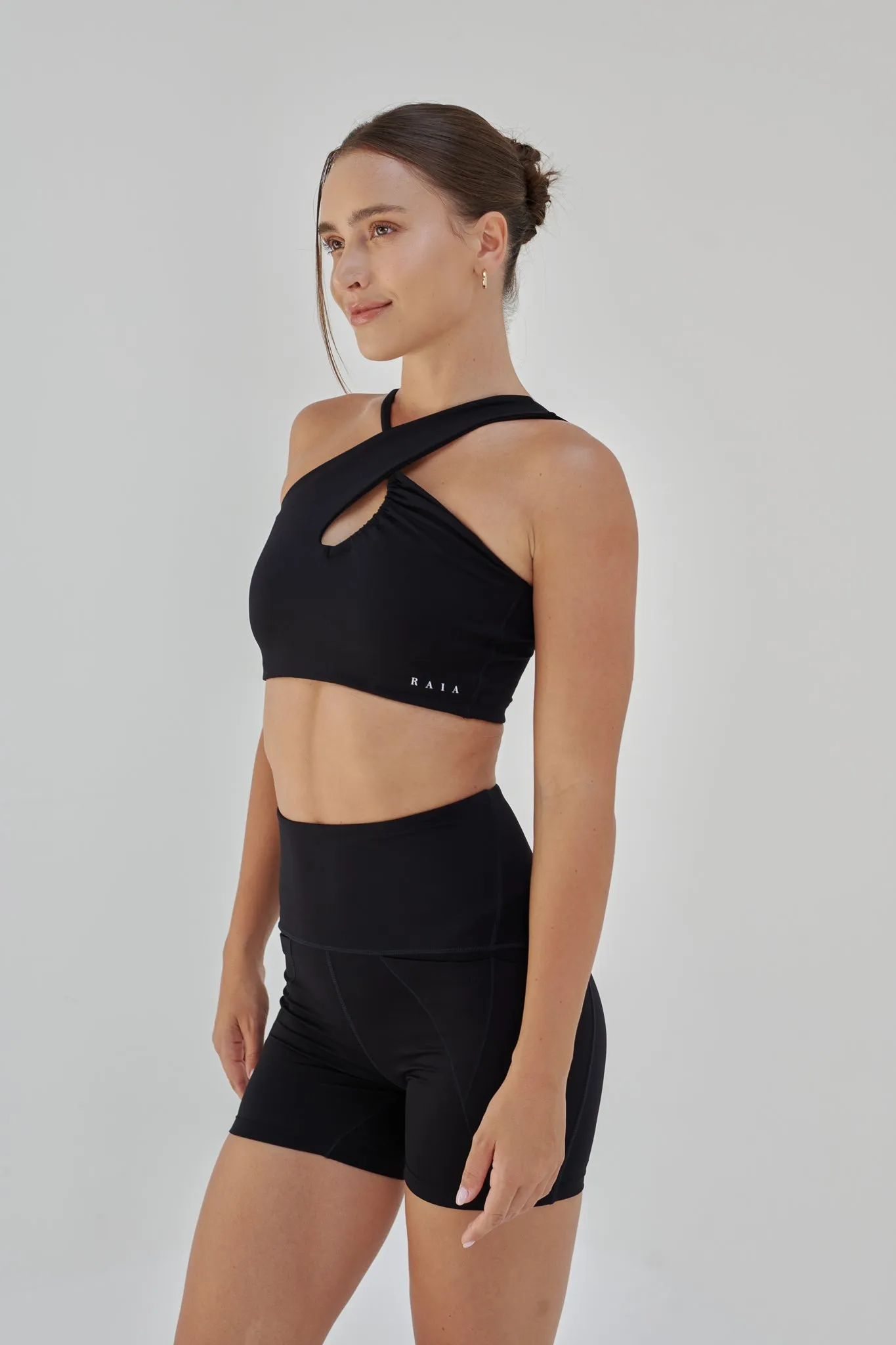 NEW AirRise Convertible Cross Over Keyhole sports bra - Black