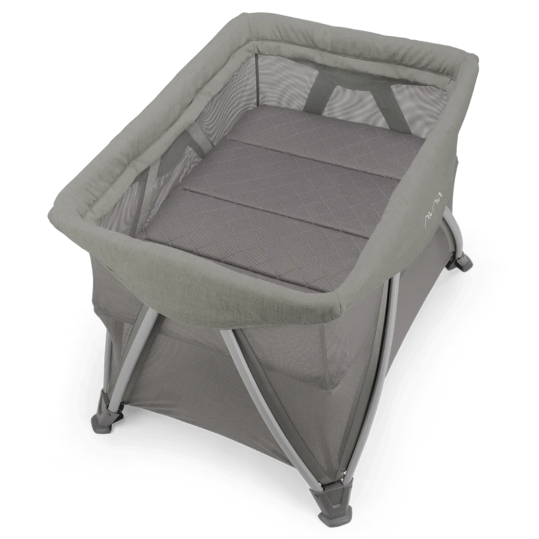 Nuna Sena Aire Travel Cot Inc. Zip On Bassinet - Frost