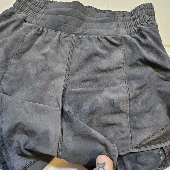 NWOT Lululemon Hotty Hot High-RiseLined Short 4&quot; Diamond Dye Pitch Grey Graphite