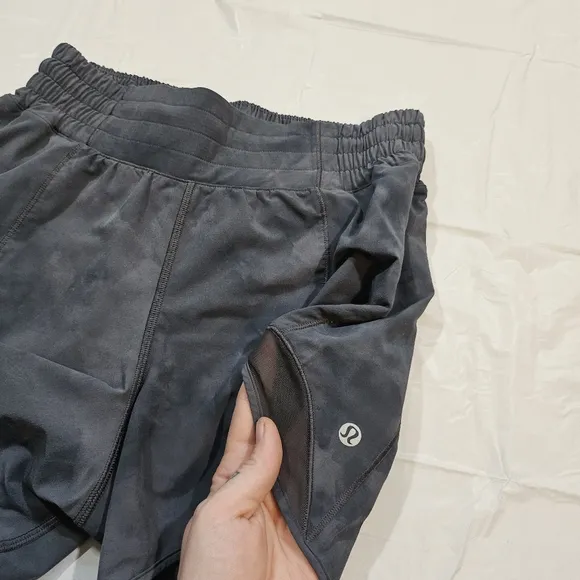 NWOT Lululemon Hotty Hot High-RiseLined Short 4&quot; Diamond Dye Pitch Grey Graphite