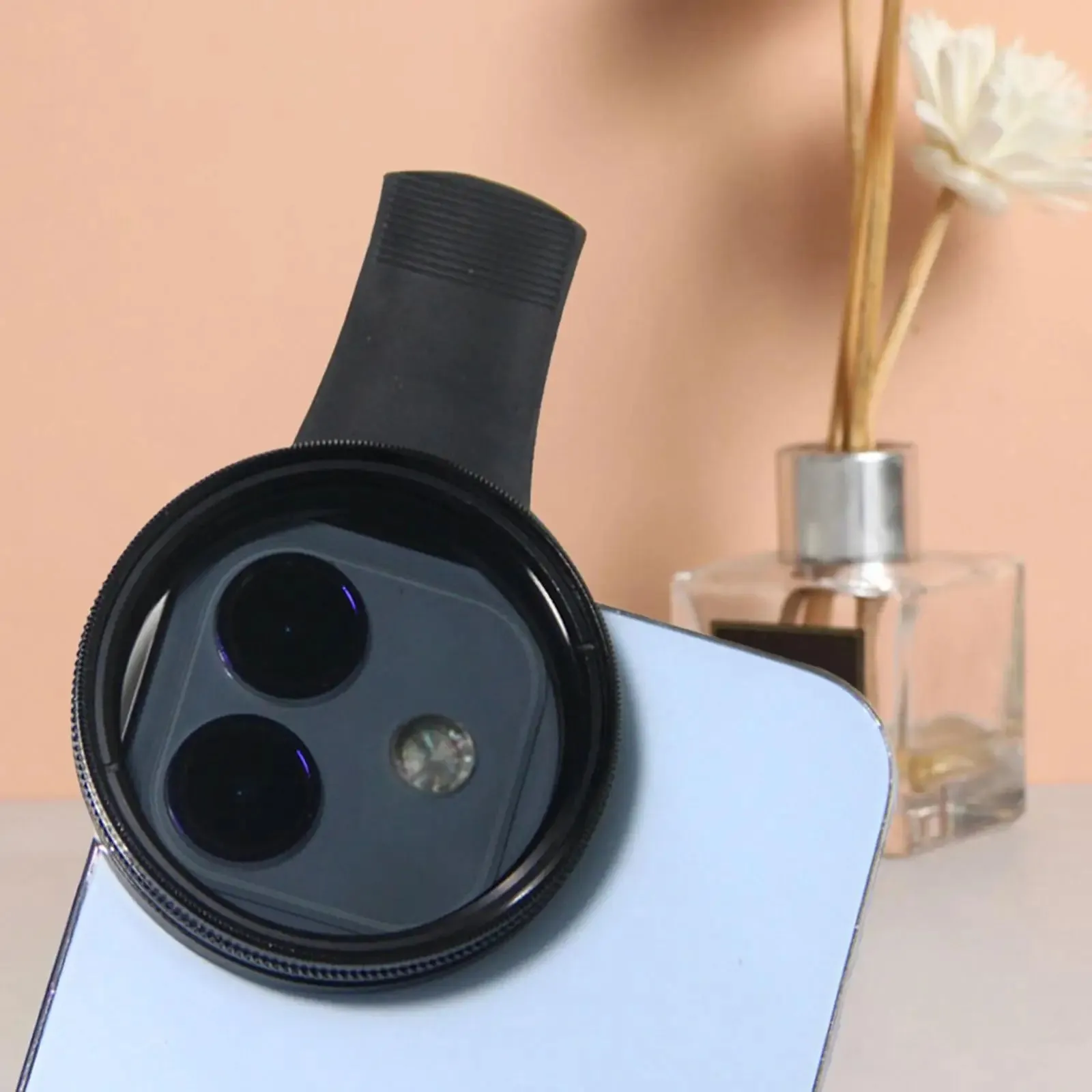 Polarized 52mm CPL Lens Enhancing Smartphone Photography