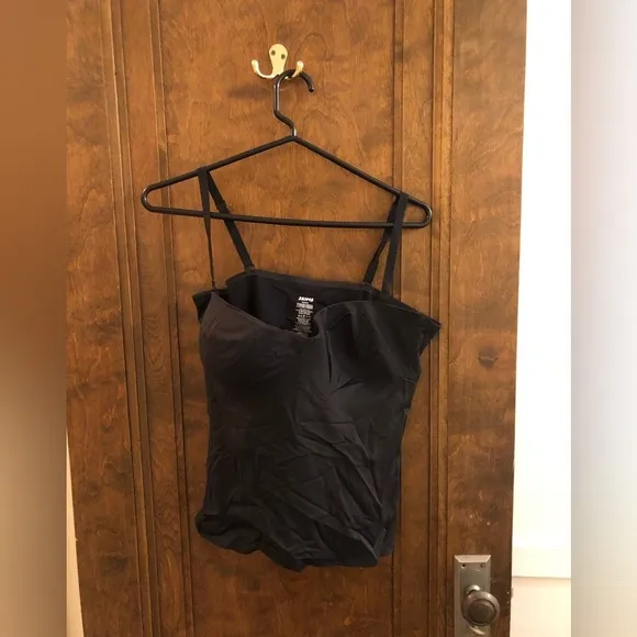 Skims Contour Lift Underwire Tank