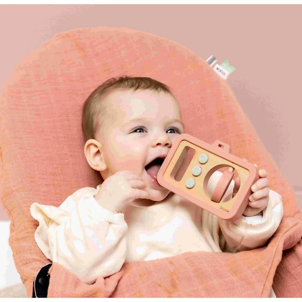 TRIXIE Wooden silicone baby camera - Mrs. Cat