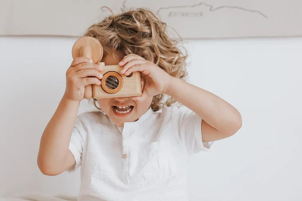 Vintage 35MM Wooden Toy Camera with Flash