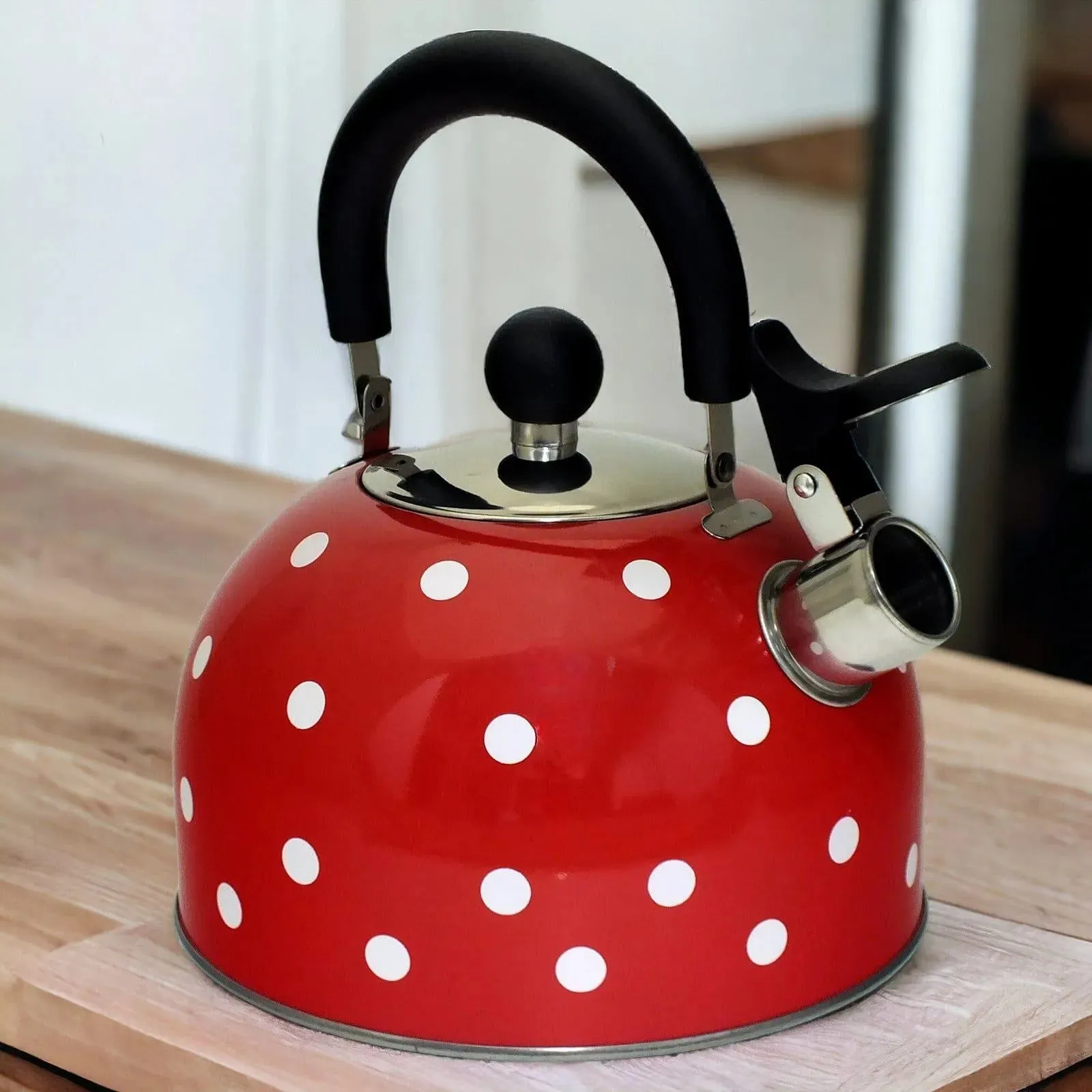 Voche 2.5 Litre Stainless Steel Whistling Stovetop Kettle | Red with White Polka Dots
