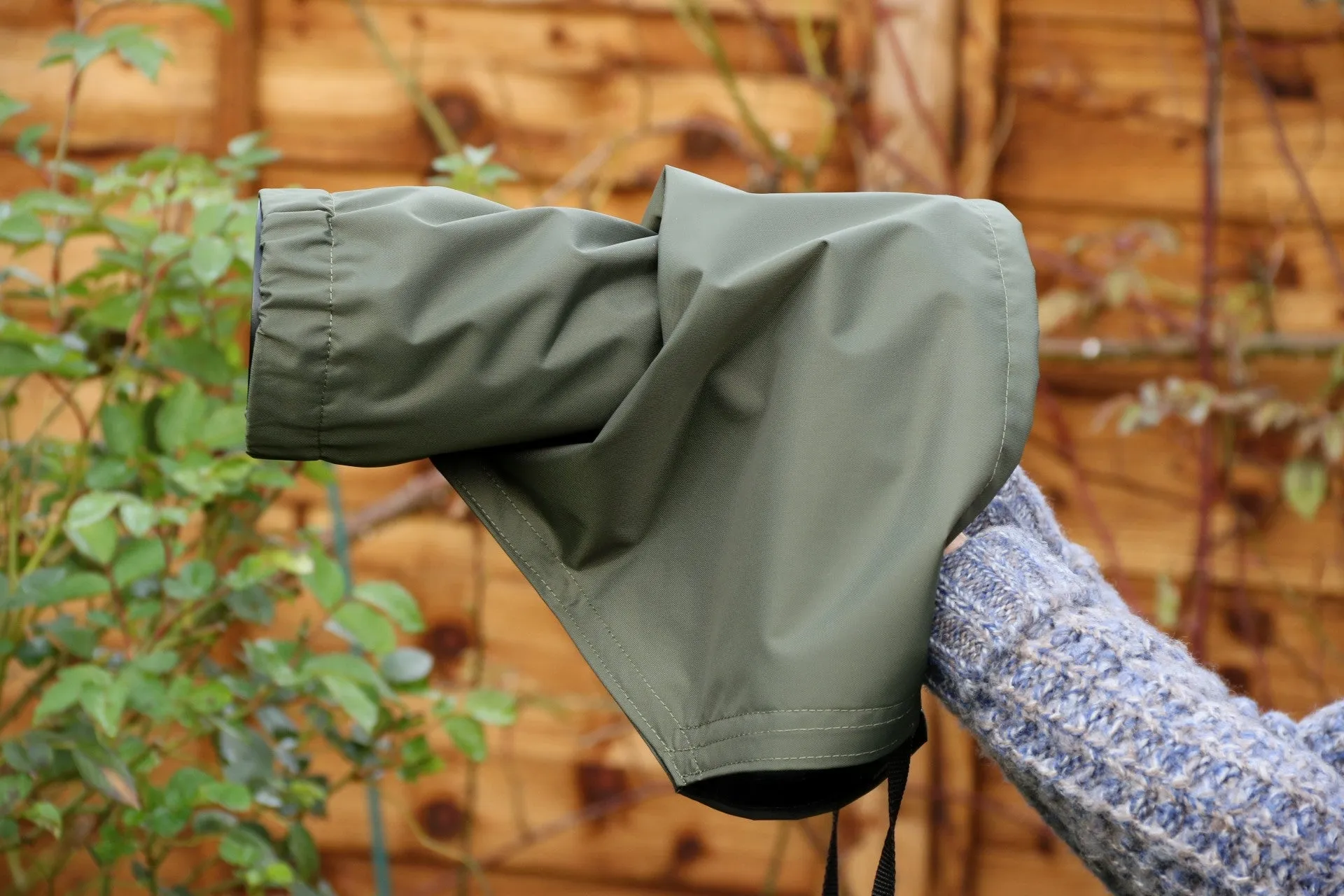 Waterproof Camera/Lens Rain Cover for Sigma 18 - 300mm 1:3.5 - 6.3 DC 072 in Olive green, Black colours