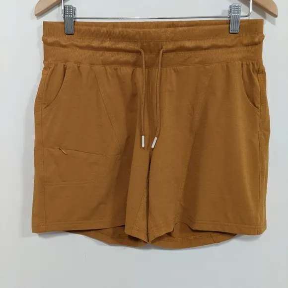 Zyia Active Dark Khaki Canyon Short L NWT